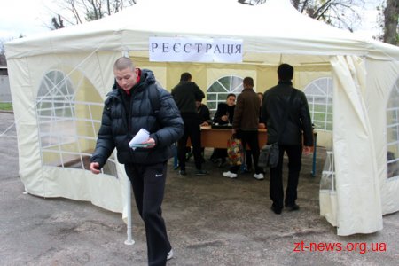 У Житомирі кандидати у патрульні поліцейські розпочали тестування з фізичної підготовки