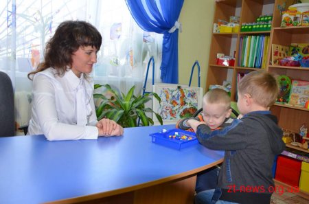 79 маленьких житомирян отримують послуги в міському центрі реабілітації дітей-інвалідів