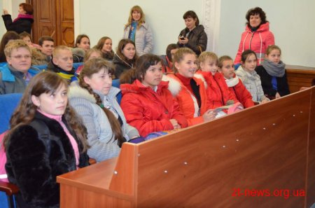 Екскурсії будівлею міської ради провели для школярів усіх шкіл міста