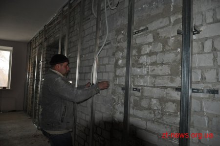 Голова ОДА оглянув будівництво школи в Черняхові