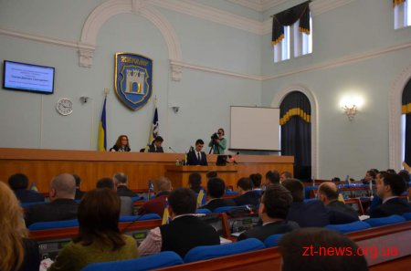 На першій сесії міської ради депутати утворили постійні комісії, обрали голів