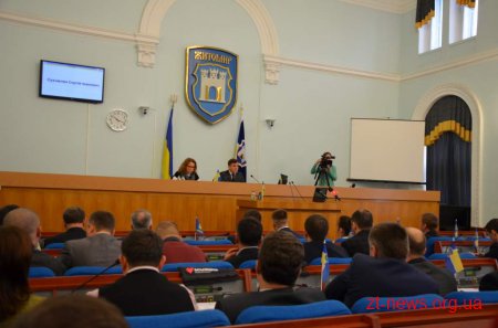 На першій сесії міської ради депутати утворили постійні комісії, обрали голів