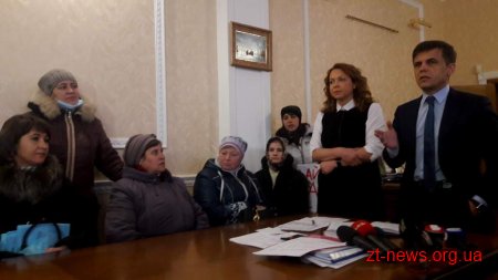 До Нового року медичні працівники та вчителі отримають зарплатню у повному обсязі