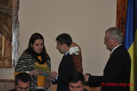 Керівник області вручив ще 12 ордерів на квартири