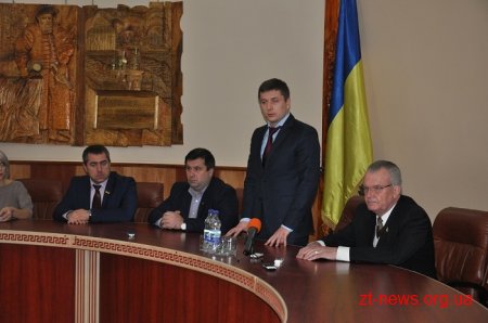 Керівник області вручив ще 12 ордерів на квартири