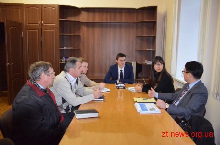 У Житомирі Корейська компанія презентувала проект впровадження у місті електроного квитка