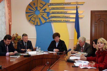 У Житомирі обговорили шляхи реформування медицини