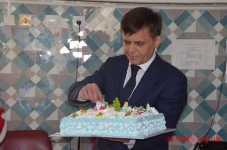 Сергій Сухомлин привітав маленьких пацієнтів лікарні з новорічними святами