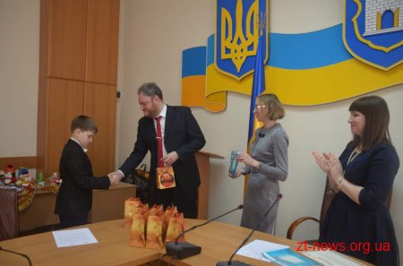 У Житомирі відзначили переможців конкурсу новорічної іграшки