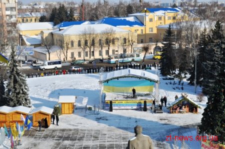 У Житомирі «Живим ланцюгом» підтримали соборність України
