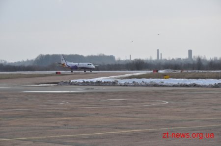 В аеропорту Житомира здійснив посадку перший літак