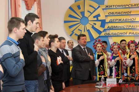 У Житомирі вручили перші паспорти у вигляді id-картки