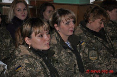 Керівники області та міста привітали жінок-військовослужбовців зі святом