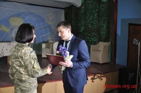 Керівники області та міста привітали жінок-військовослужбовців зі святом
