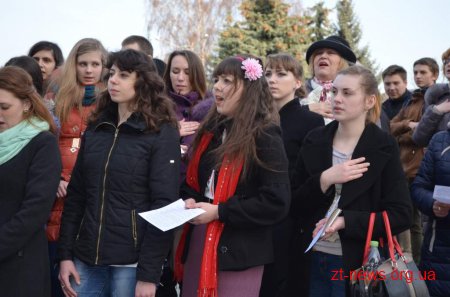 Житомиряни заспівали Державний гімн разом