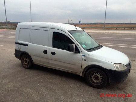 На Житомирщині затримано автомобіль з 65-кілограмовою партією бурштину