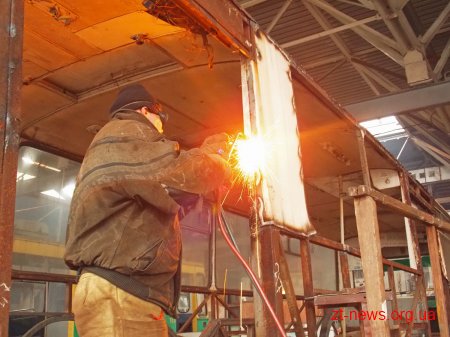 Як проводять капітальні ремонти тролейбусам у Житомирі?