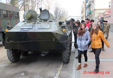 У Житомирі всі бажаючі мали нагоду познайомитися з особливостями професії поліцейського