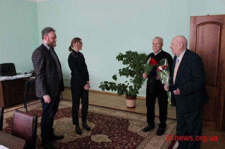 Легенди спорту Житомира отримали іменні годинники міського голови