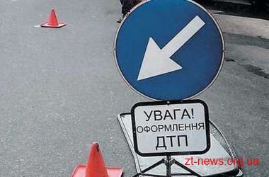 У Житомирі зіткнулися Шевроле та ВАЗ У Житомирі зіткнулися Шевроле та ВАЗ