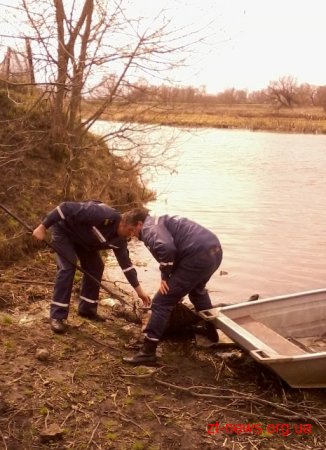 На Житомирщині рятувальники зі ставка дістали тіло чоловіка