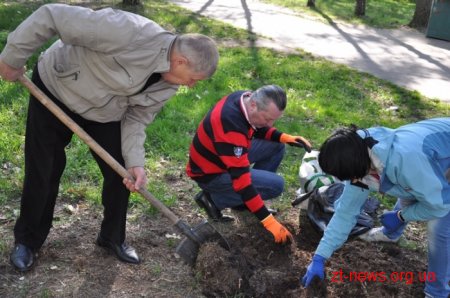 16 машин сміття, посаджені алеї горобини, клену та квітів – результати загального прибирання