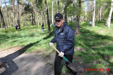 16 машин сміття, посаджені алеї горобини, клену та квітів – результати загального прибирання