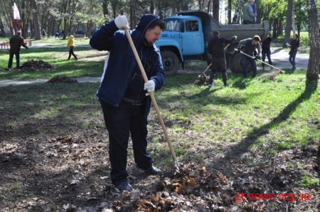 16 машин сміття, посаджені алеї горобини, клену та квітів – результати загального прибирання