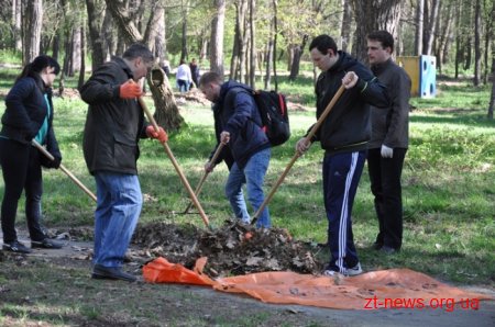 16 машин сміття, посаджені алеї горобини, клену та квітів – результати загального прибирання