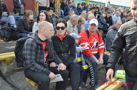 На стадіоні «Спартак» відбулася перша гра аматорського чемпіонату України