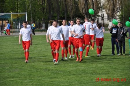 На стадіоні «Спартак» відбулася перша гра аматорського чемпіонату України