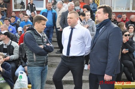 На стадіоні «Спартак» відбулася перша гра аматорського чемпіонату України