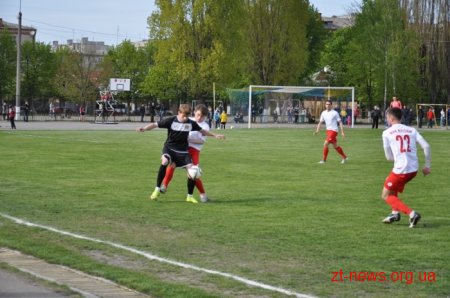 На стадіоні «Спартак» відбулася перша гра аматорського чемпіонату України