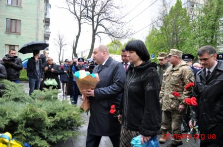 Сотні людей у Житомирі вшанували Героїв-чорнобильців