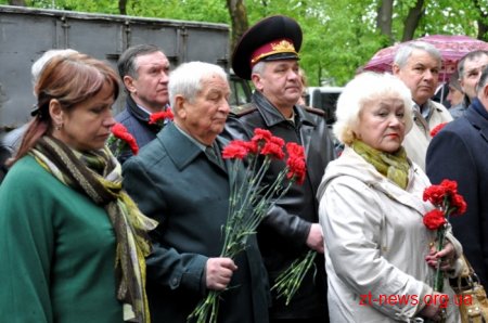 Сотні людей у Житомирі вшанували Героїв-чорнобильців