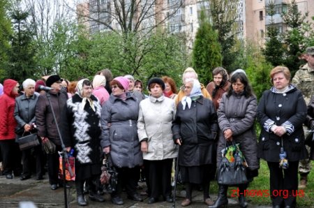 Сотні людей у Житомирі вшанували Героїв-чорнобильців