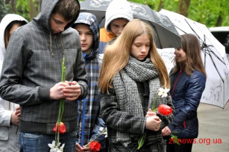 Сотні людей у Житомирі вшанували Героїв-чорнобильців