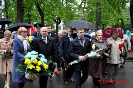 Сотні людей у Житомирі вшанували Героїв-чорнобильців