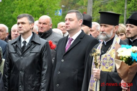 Сотні людей у Житомирі вшанували Героїв-чорнобильців