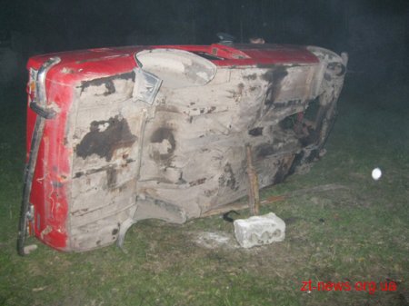 На Житомирщині поліція затримала автозлодіїв, які викрали і розпродали ВАЗ по запчастинам