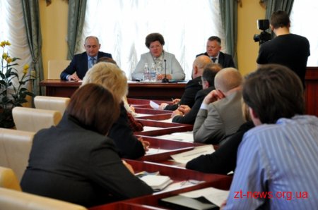Питання фінансування закладів освіти обговорювали на нараді в ОДА