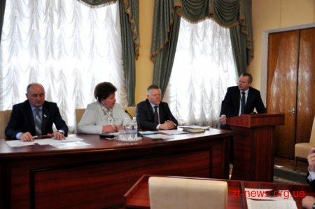 Питання фінансування закладів освіти обговорювали на нараді в ОДА