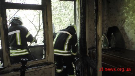 У Житомирі вогнеборці ліквідували загоряння балкону