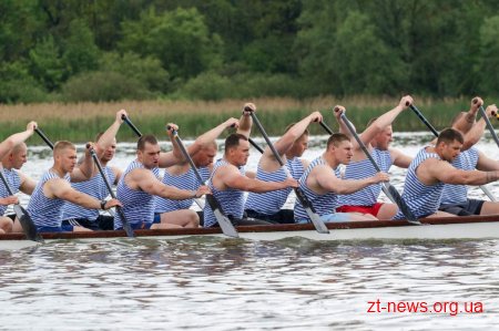У Житомирі відбулися змагання з веслування на човнах «Дракон»