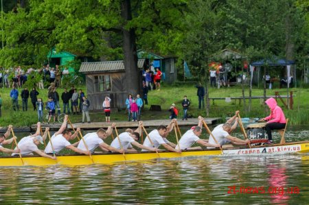У Житомирі відбулися змагання з веслування на човнах «Дракон»