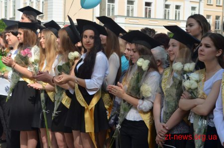 Останній дзвінок пролунав для житомирських випускників