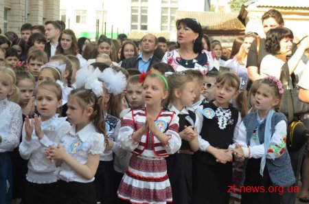 Останній дзвінок пролунав для житомирських випускників
