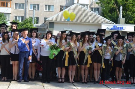 Останній дзвінок пролунав для житомирських випускників