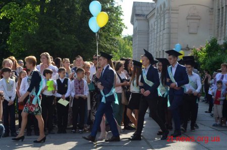 Останній дзвінок пролунав для житомирських випускників
