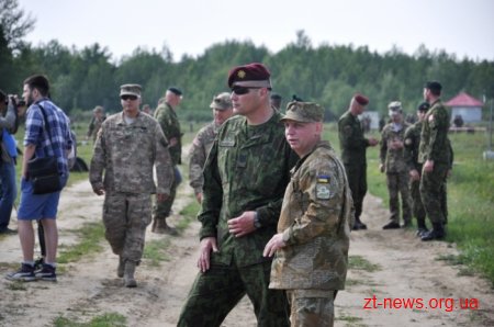 Президент України відвідав полігон ВДВ на Житомирщині